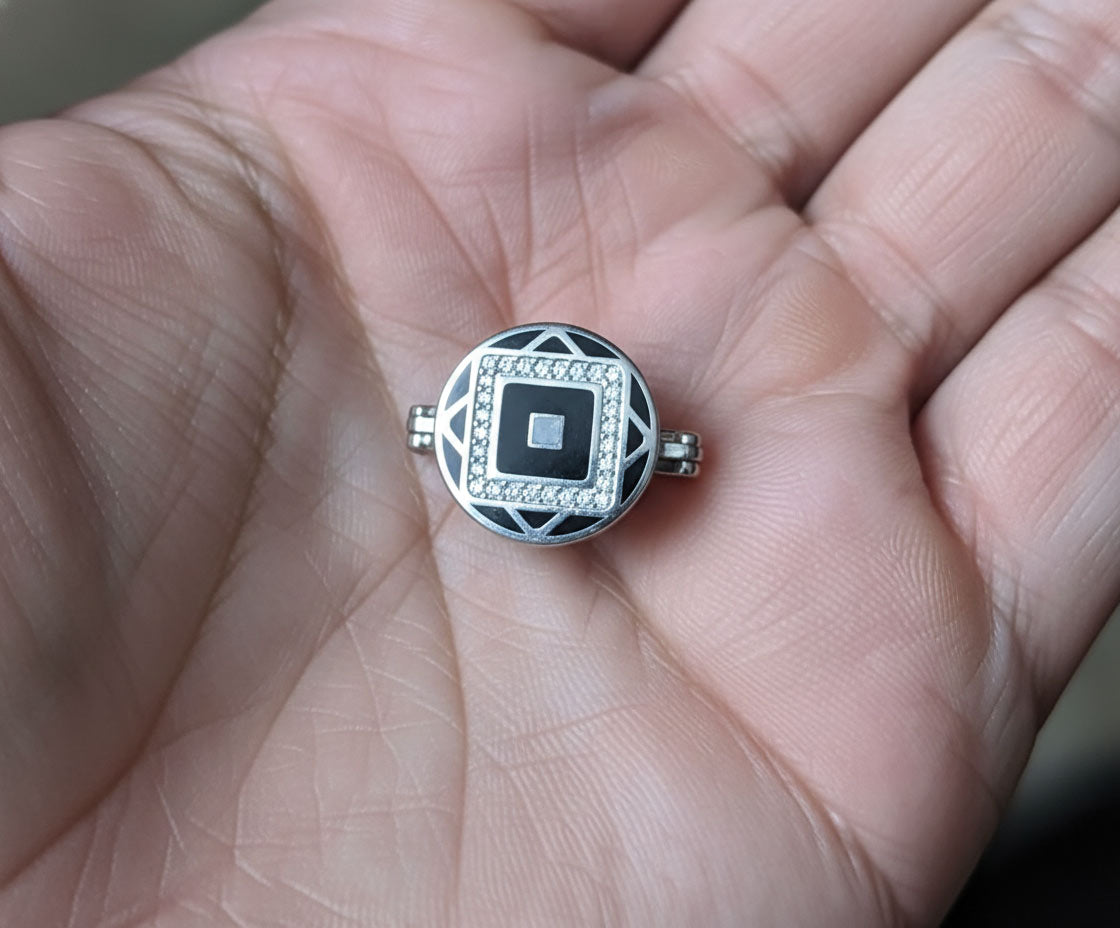 Eclipse - Silver Button