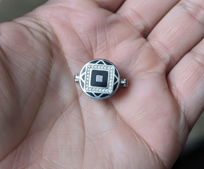 Eclipse - Silver Button