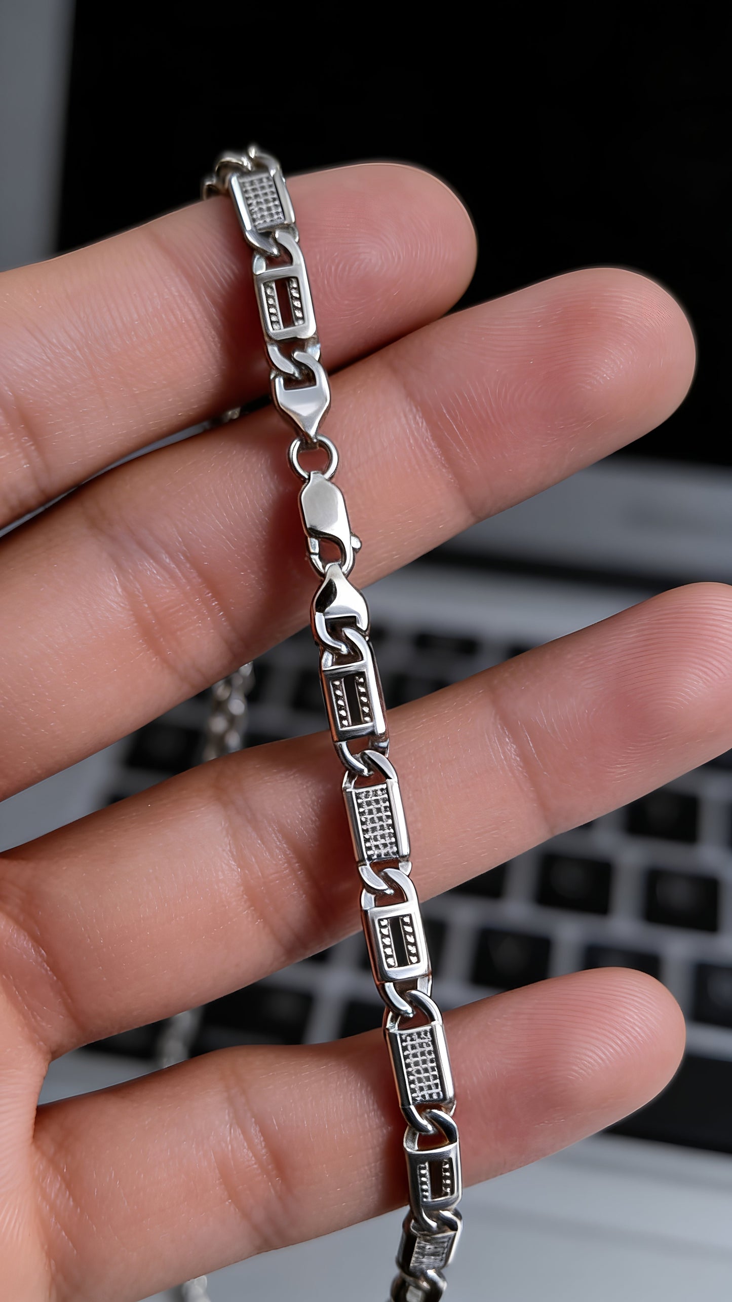 Vanguard - Silver Chain BY SH