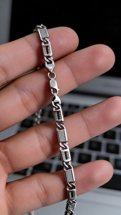 Vanguard - Silver Chain BY SH